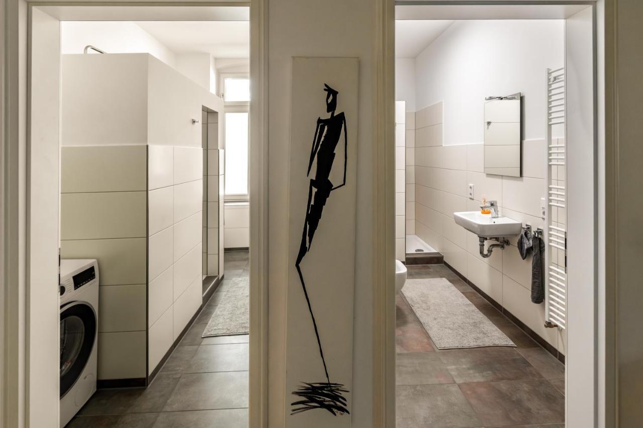 Modern 6 Bathroom Villa In The City Oldenburg Exteriör bild