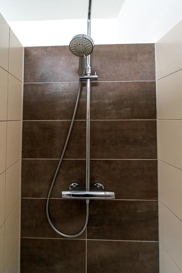 Modern 6 Bathroom Villa In The City Oldenburg Exteriör bild